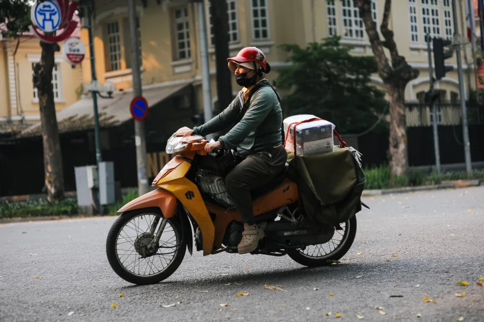 Hàng xe đang chờ khách